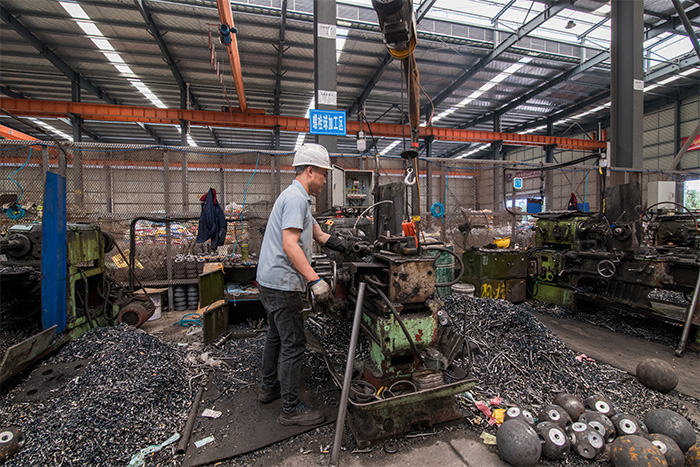 西藏網架配件-螺栓球加工車間